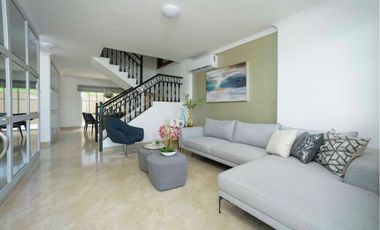 Venta de casa cerca del Riocentro Dorado y Plaza Batan, La Aurora, Guayaquil