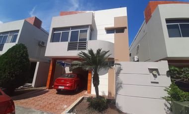 Vendo Linda Casa en Belo Horizonte, Vía a La Costa.