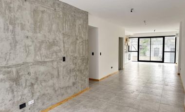 Alquiler 2 ambientes con balcón y patio propio