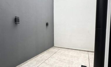 Alquiler 2 ambientes con balcón y patio propio