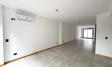 Alquiler 2 ambientes con balcón y patio propio