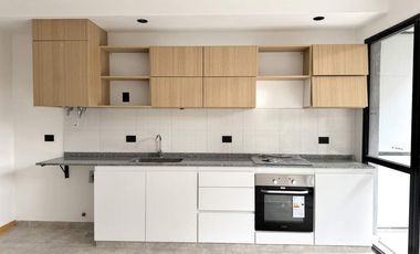 Alquiler 2 ambientes con balcón y patio propio