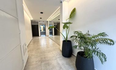 Alquiler 2 ambientes con balcón y patio propio