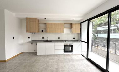 Alquiler 2 ambientes con balcón y patio propio