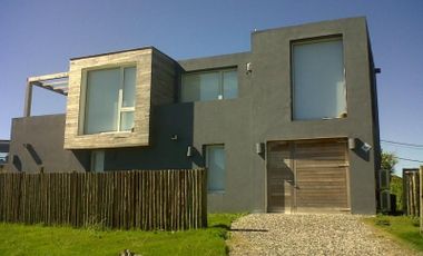 El Chorro - Uruguay - Casa minimalista - Muy moderna - Increíbles vistas de mar
