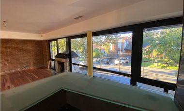 Chalet 4 ambientes. Zona San Carlos.