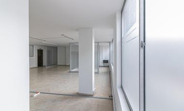 oficina en arriendo en chapinero central. Cod A10008