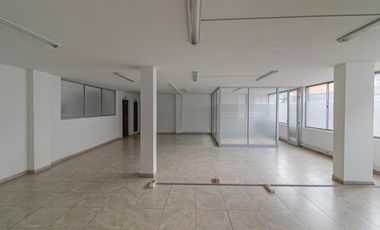 oficina en arriendo en chapinero central. Cod A10008