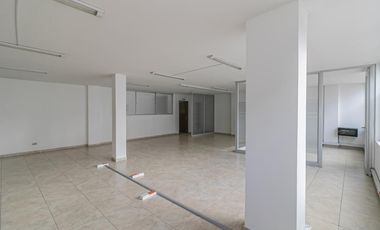 oficina en arriendo en chapinero central. Cod A10008