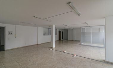 oficina en arriendo en chapinero central. Cod A10008