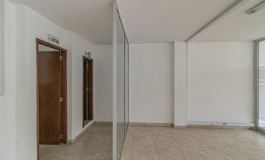 oficina en arriendo en chapinero central. Cod A10008