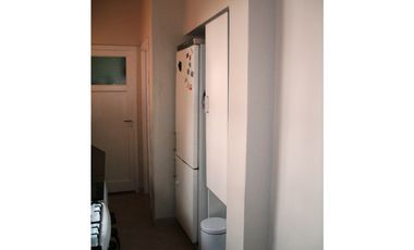 Excelente semipiso de 3 amb con dep. de categoría en edificio estilo francés