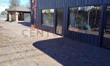 Se arrienda local comercial en Buin