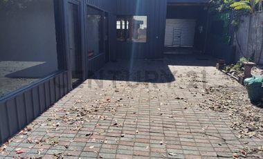 Se arrienda local comercial en Buin