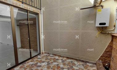 casa en arriendo en bavaria. Cod A68147