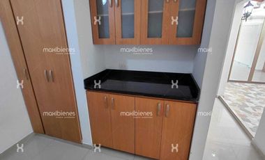 casa en arriendo en bavaria. Cod A68147