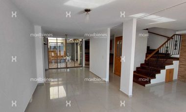 casa en arriendo en bavaria. Cod A68147