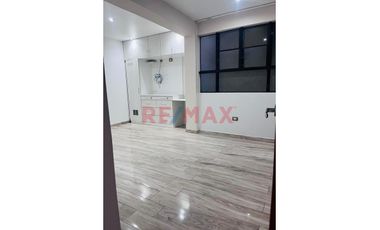 Alquilo Lindo Dpto. – En Smp   📍 A Unos Pasos De Av. José Granda, Cerca Al Óvalo De Habich Y Panamericana Norte, A 15 Minutos De Plaza Norte, Conecti