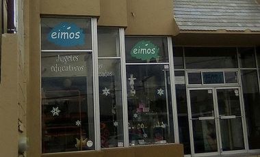 Bonito local comercial en una planta con mezanine con frente a la calle 24