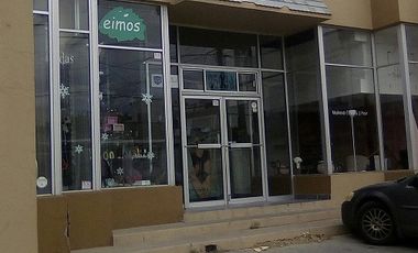 Bonito local comercial en una planta con mezanine con frente a la calle 24