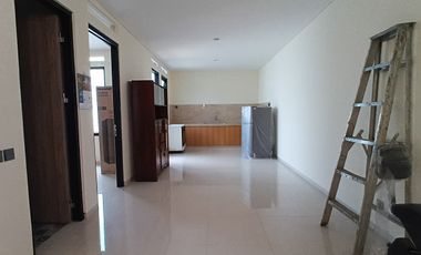 Disewakan Rumah 2 Lantai Brand New Semi Furnished di Tebet Barat, Jakarta Selatan
