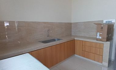 Disewakan Rumah 2 Lantai Brand New Semi Furnished di Tebet Barat, Jakarta Selatan