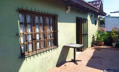 Vendo casa de dos plantas en Libertad. Merlo