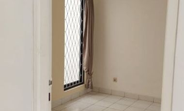 Disewakan Rumah Kencana Loka Blok K Siap Huni Lokasi Dekat Sekolah Ternama - Granada & Stasiun Rawa Buntu