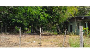 SAN FELIX CASA CON LOTE ORILLA DE PANAMERICANA