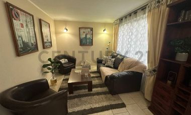 Casa Amoblada en Condominio con Piscina – Arriendo en Pucón