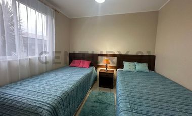 Casa Amoblada en Condominio con Piscina – Arriendo en Pucón