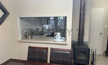 Casa Amoblada en Condominio con Piscina – Arriendo en Pucón