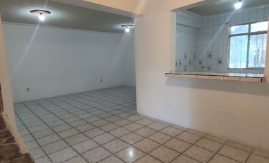 CASA EN VENTA EN FRACCIONAMIENTO OJOCALIENTE 1