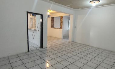 CASA EN VENTA EN FRACCIONAMIENTO OJOCALIENTE 1