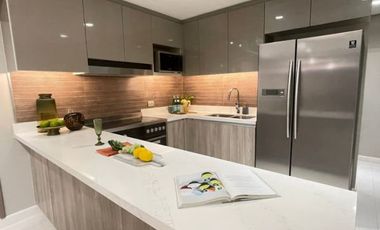 2 bedroom unit with 2 parking slots at Capitol Commons