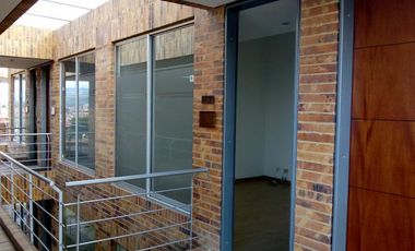 oficina en arriendo en 20 de julio ofichia. Cod A2782