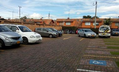 oficina en arriendo en 20 de julio ofichia. Cod A2782