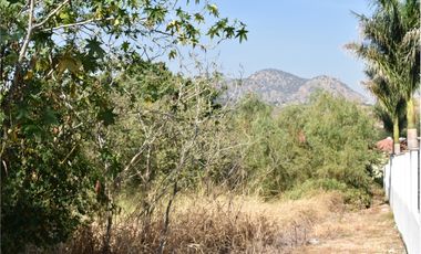 LAS CAÑADAS - TERRENO SEMIPLANO EN ZONA TRANQUILA