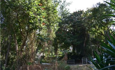 LAS CAÑADAS - TERRENO SEMIPLANO EN ZONA TRANQUILA