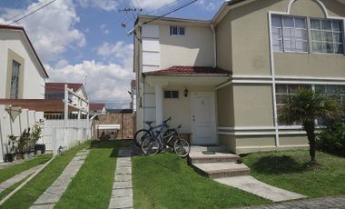 Vendo casa en San Pedro de Taboada, urbanización privada