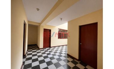 Venta De Casa Con Local Comercial Y Departamento Cerca A Terminal Terrestre