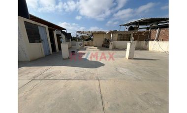 Venta De Casa Con Local Comercial Y Departamento Cerca A Terminal Terrestre