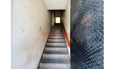 Venta De Casa Con Local Comercial Y Departamento Cerca A Terminal Terrestre