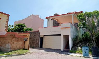 Casa ESTILO COLONIAL en venta en Residencial Luis Fernando. ANTON LIZARDO, VER.