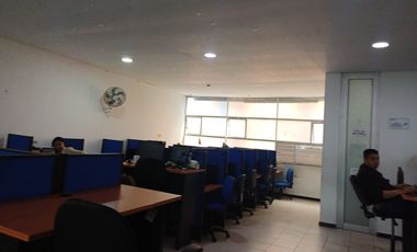 edificio en arriendo en la castellana. Cod A51