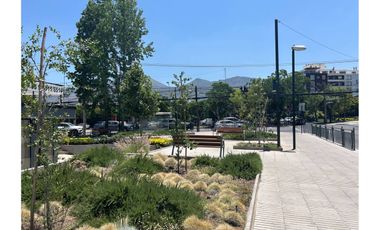 ARRIENDO LOCAL COMERCIAL STRIP CENTER VITACURA PLANTA COMPLETA