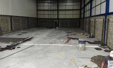 bodega en arriendo/venta en variante condina. Cod A8260