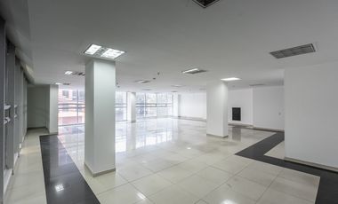 edificio en arriendo/venta en chico norte. Cod A1094082