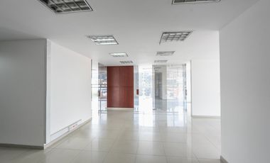 edificio en arriendo/venta en chico norte. Cod A1094082