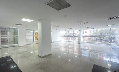 edificio en arriendo/venta en chico norte. Cod A1094082